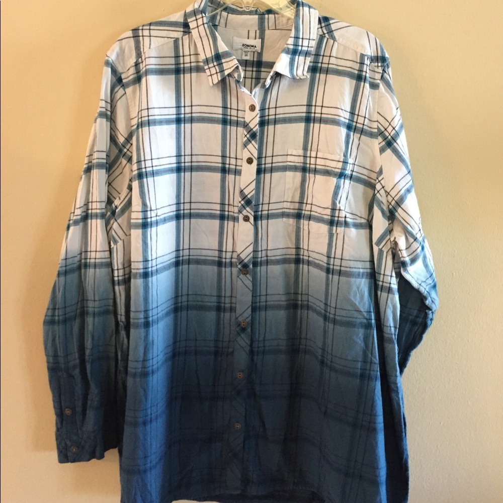 Long sleeve ombré shirt.